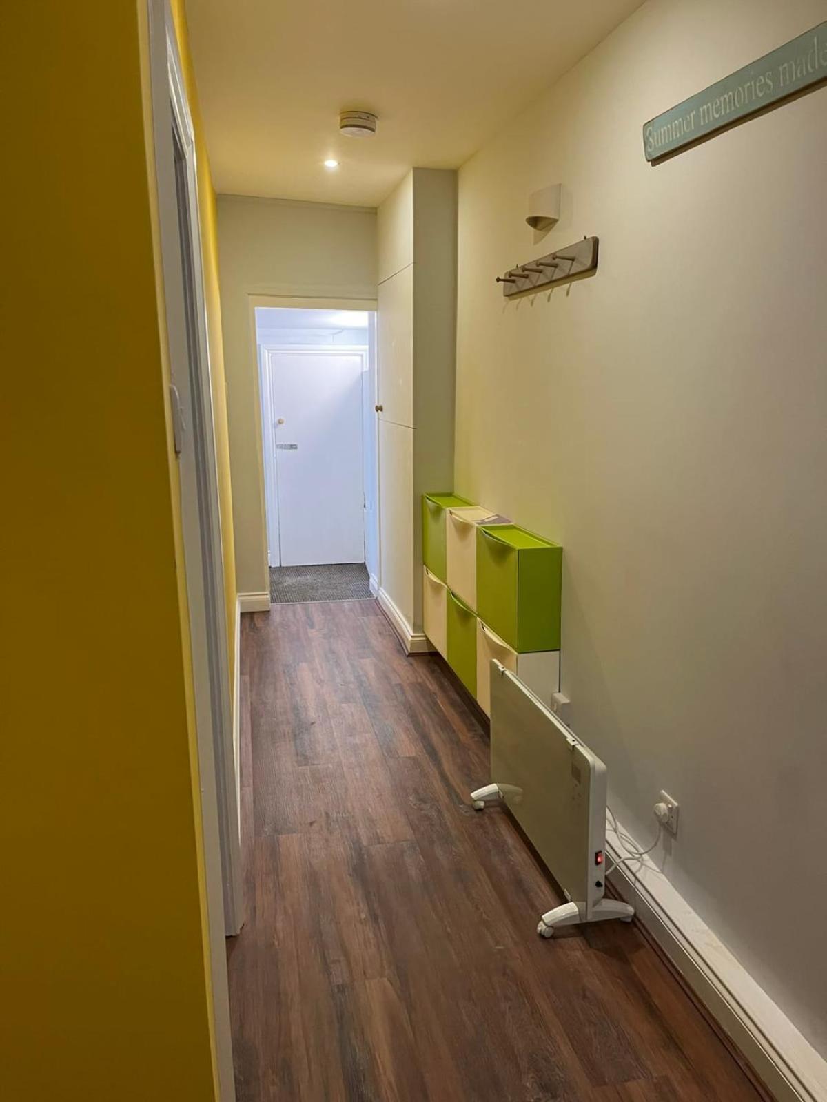 Seaside Hideaway - Free Onstreet Parking Villa Scarborough Exterior photo
